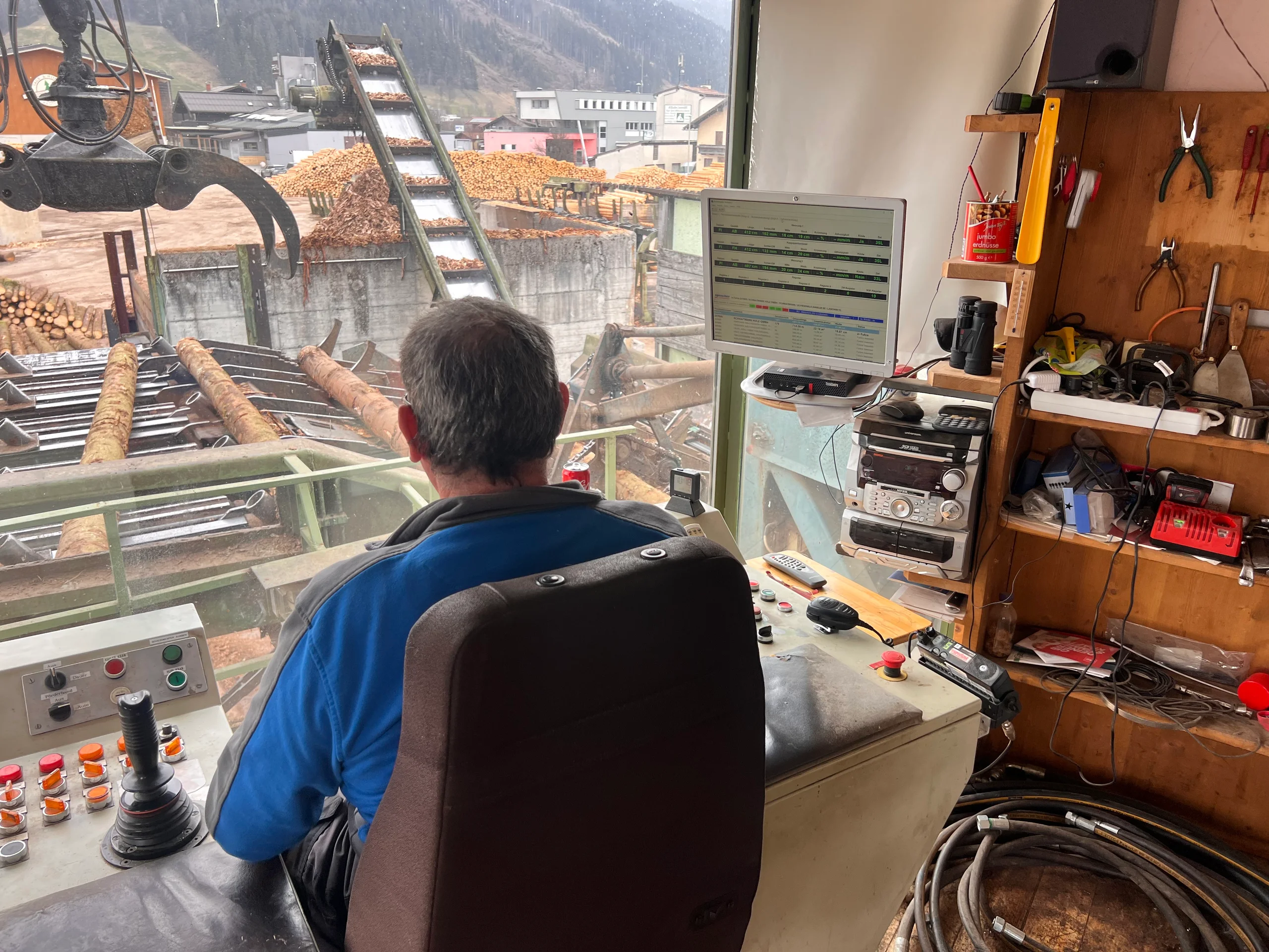 Třídírna kulatiny s odkorňovačem - Obrázek 14