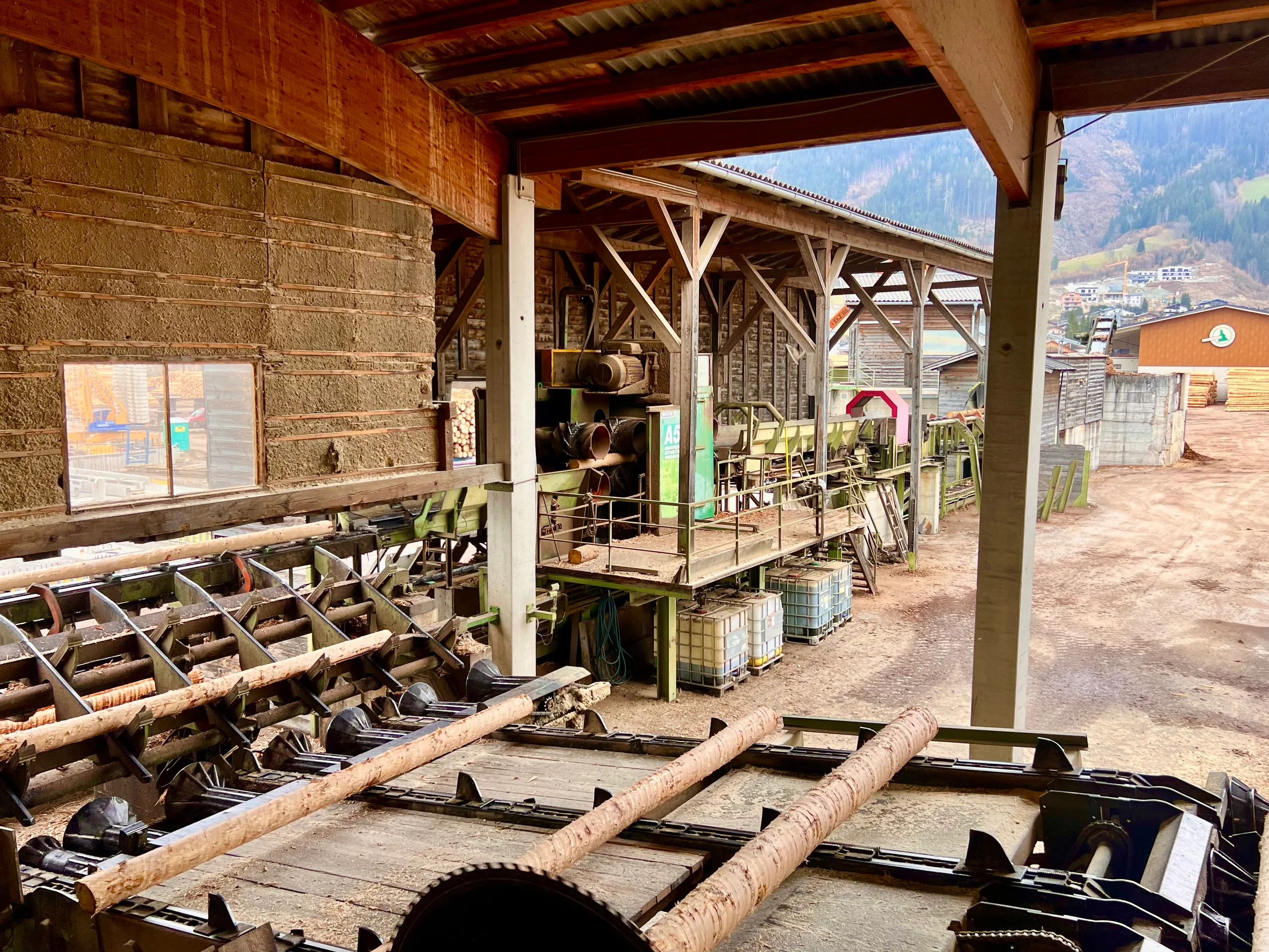 Třídírna kulatiny s odkorňovačem - Obrázek 15