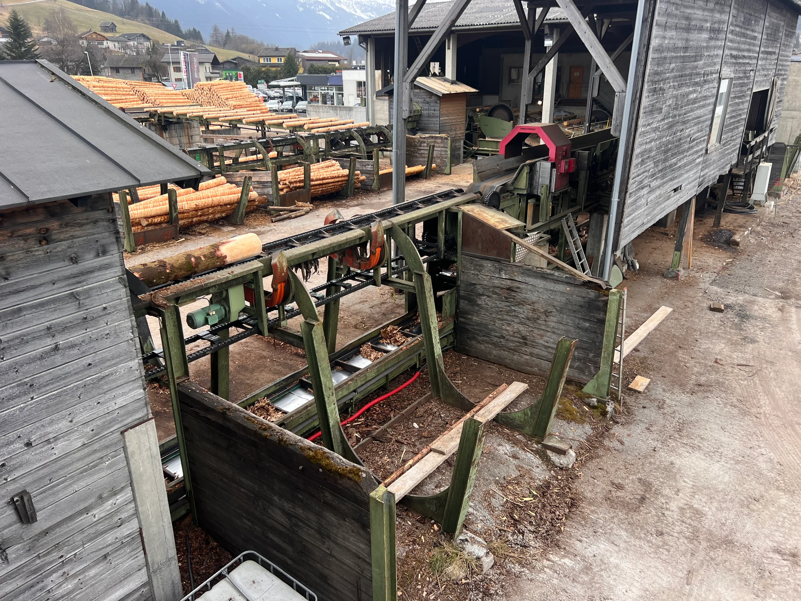 Třídírna kulatiny s odkorňovačem - Obrázek 19